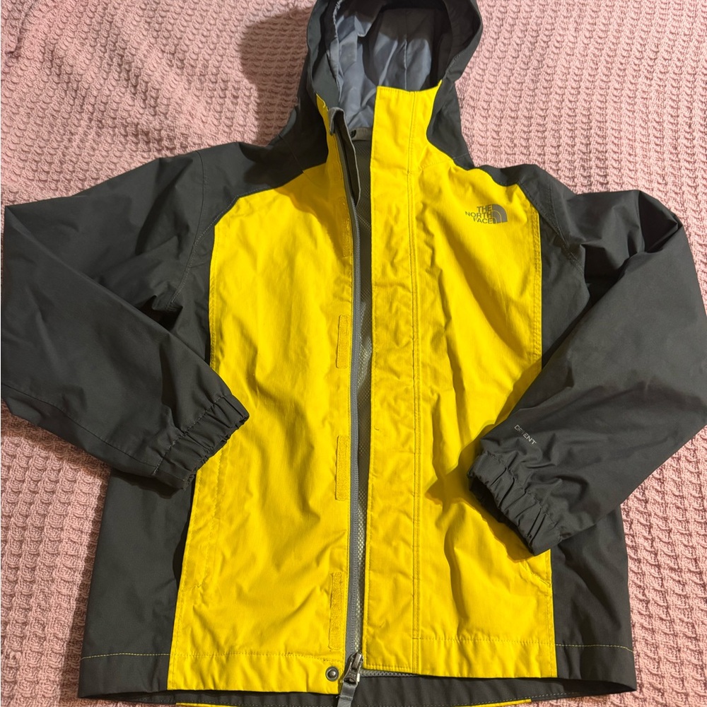 The North Face Resolve Kids Yellow and Black Rain Jacket XS *Runs big